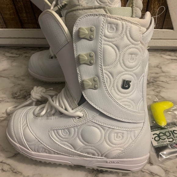 burton sapphire snowboard boots